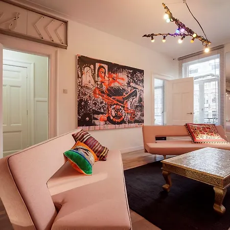 Bed & Breakfast Second Storey 3*