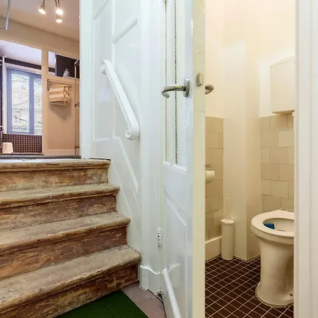 Bed & Breakfast Second Storey 3*